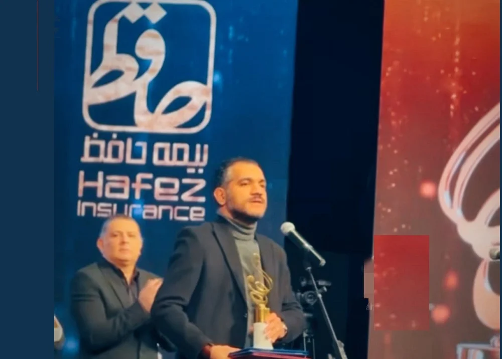 ترانه "بی بدن" با صدای محسن چاوشی و شعر امید روزبه، برگزیده تندیس حافظ شد